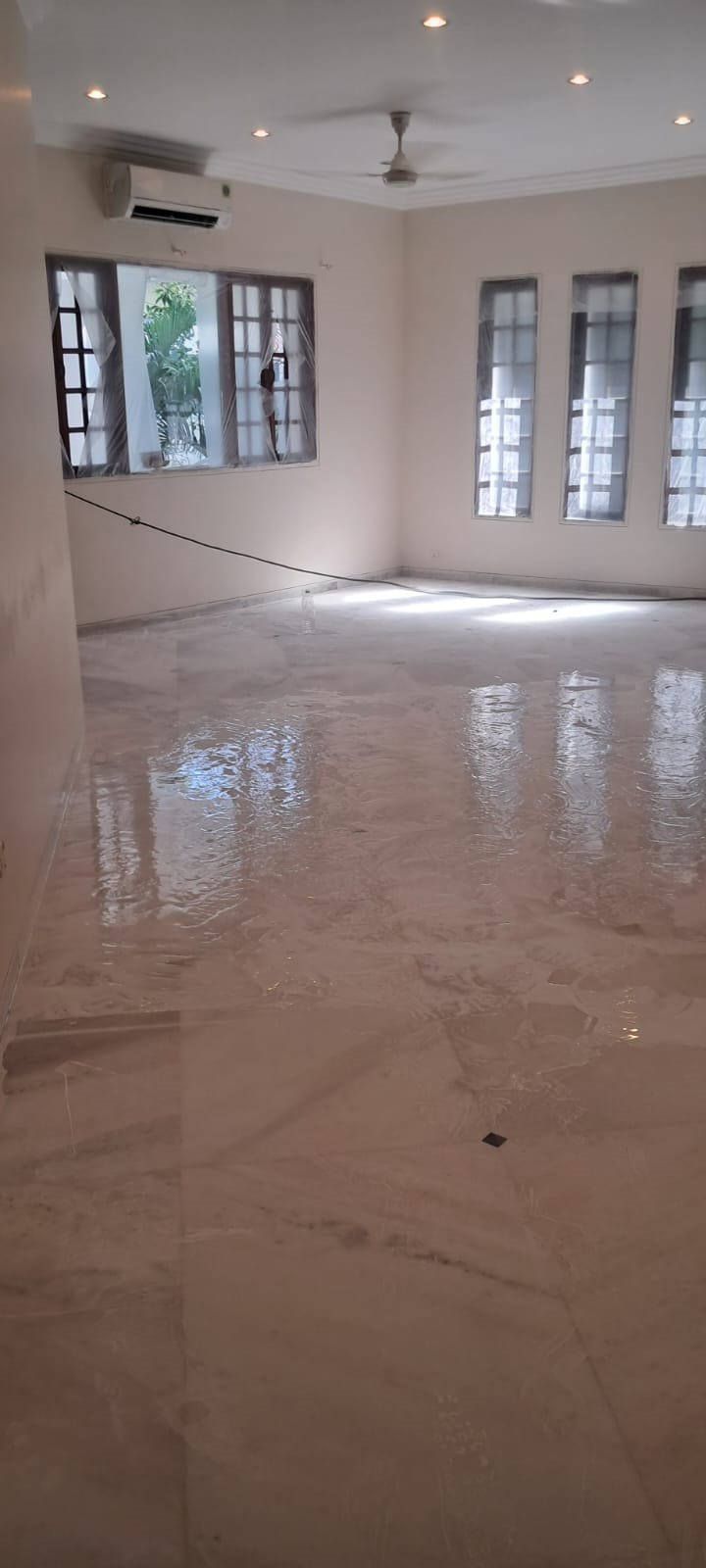 4 BHK Flats on Rent in Private Bungalow, Juhu