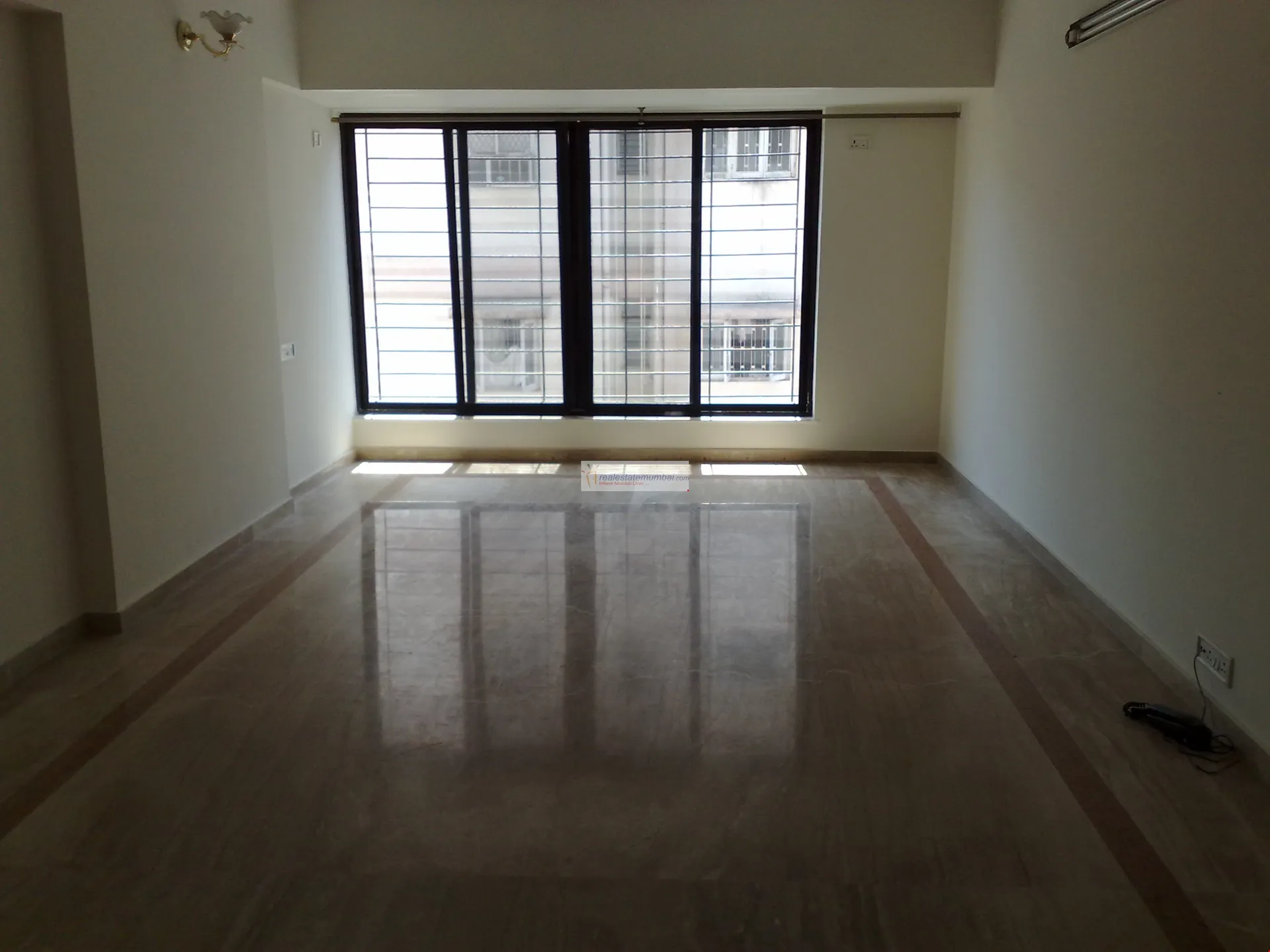 2 BHK Flats on Rent in Flora, Khar West