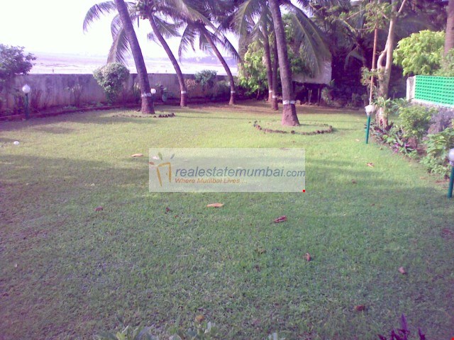 Garden - Beach Queen , Juhu