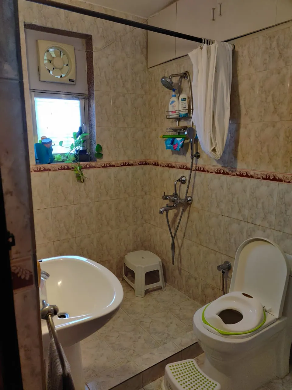 2 BHK Flats on Rent in Ocean View, Andheri West