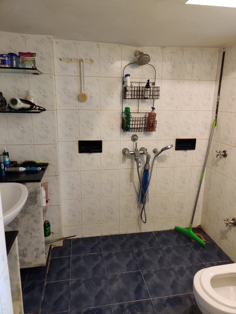 Master Bathroom - Ocean View, Khar West