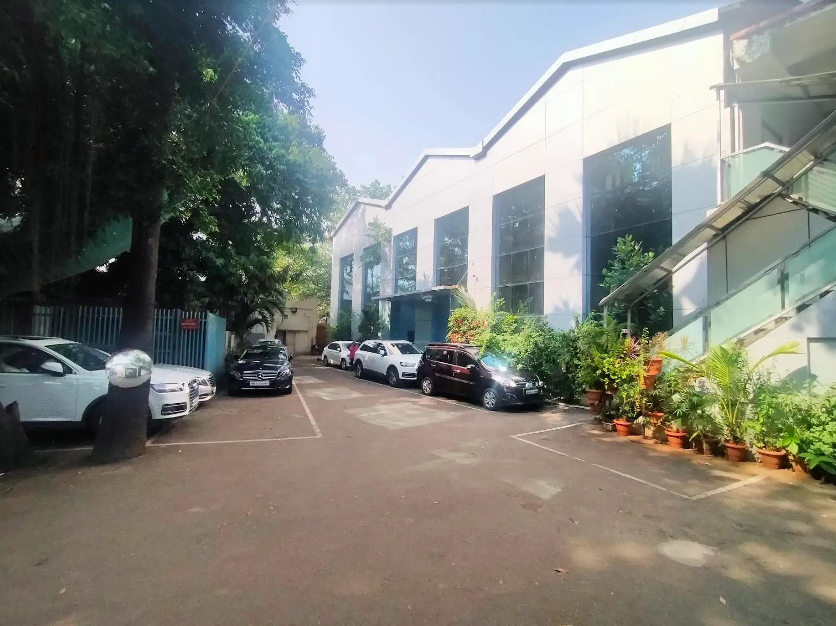 Plot Offices on Rent in Podar Center, Lower Parel