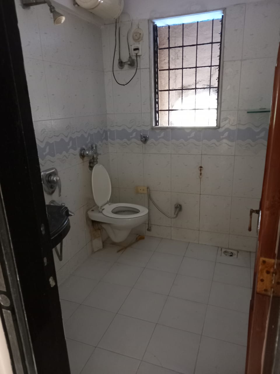Bathroom 2 - Dheeraj Swapna, Bandra West