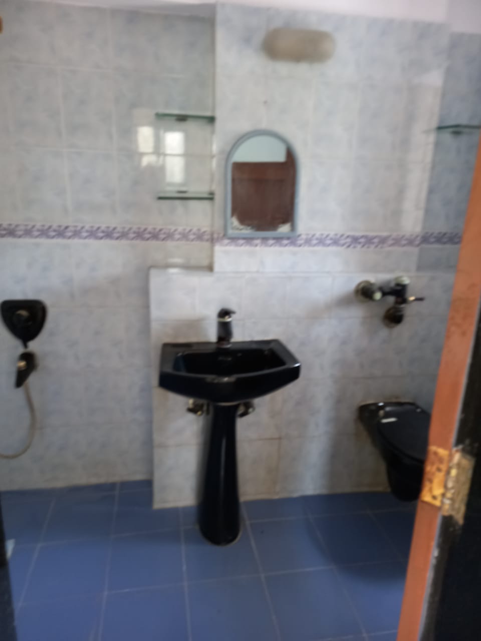 Bathroom 3 - Dheeraj Swapna, Bandra West