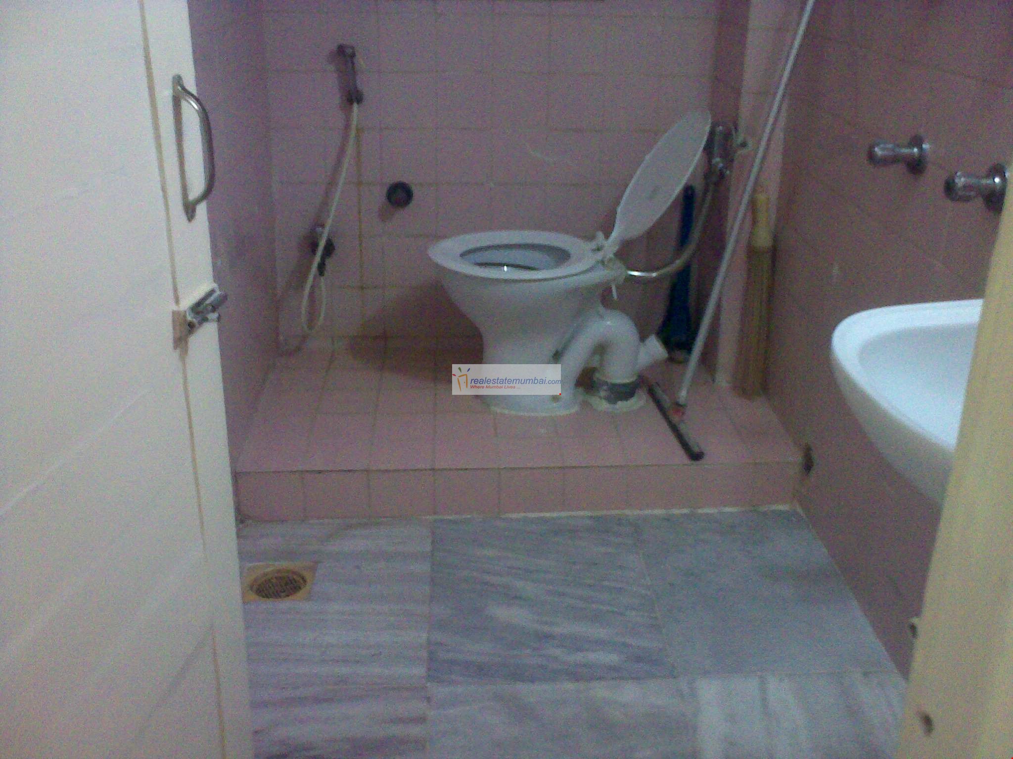 Master Bathroom - Green Acres, Bandra West