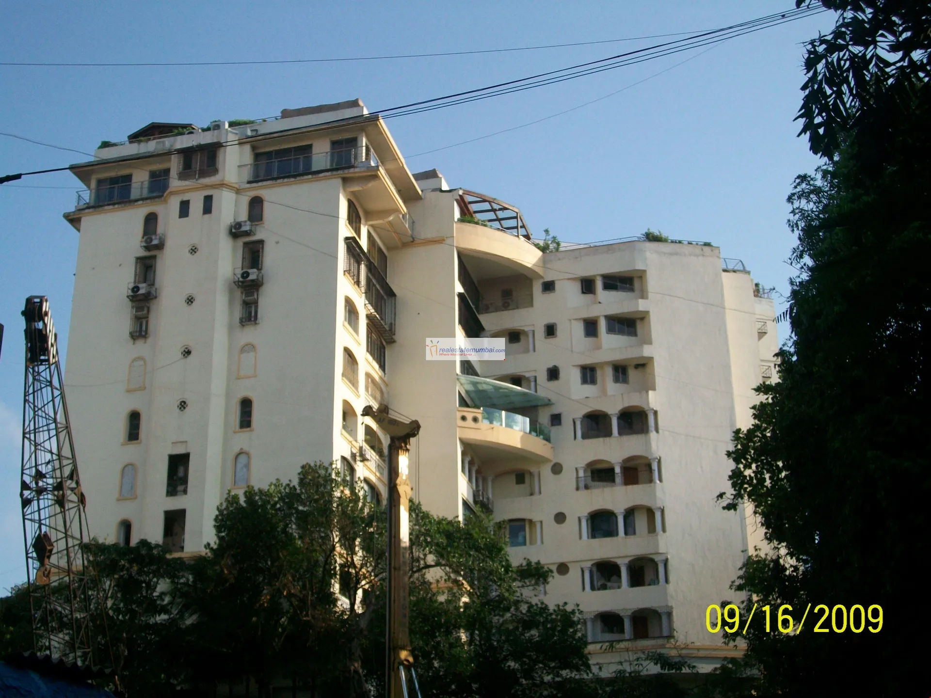 3 BHK Flats on Rent in Vinayak Heights, Bandra West
