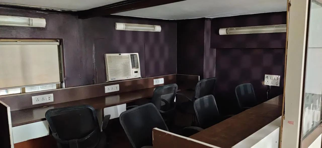 Office Space Offices for Sale in Laxmi Mall, Andheri West