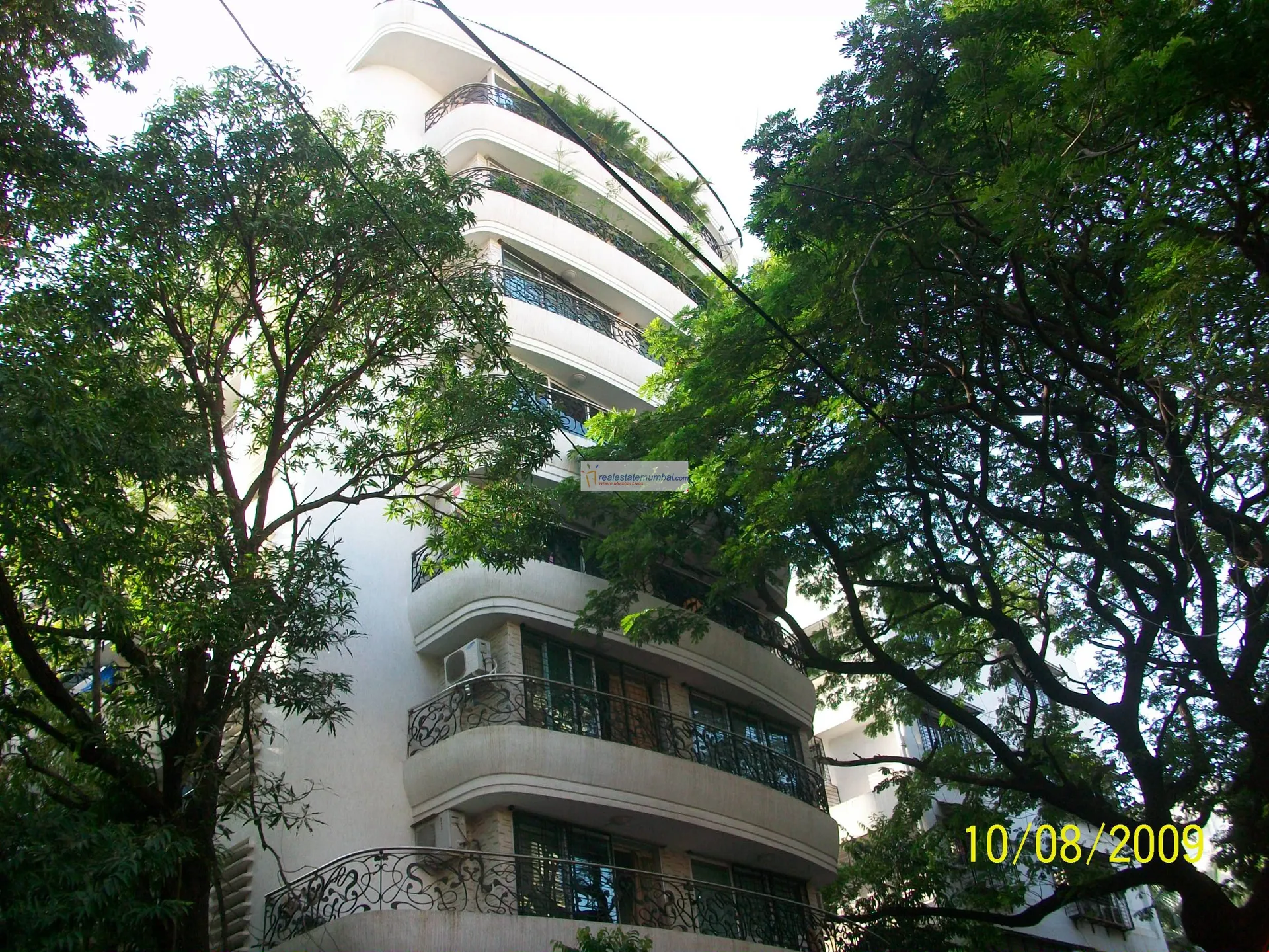 3 BHK Flats on Rent in Supreme Pearl, Khar West