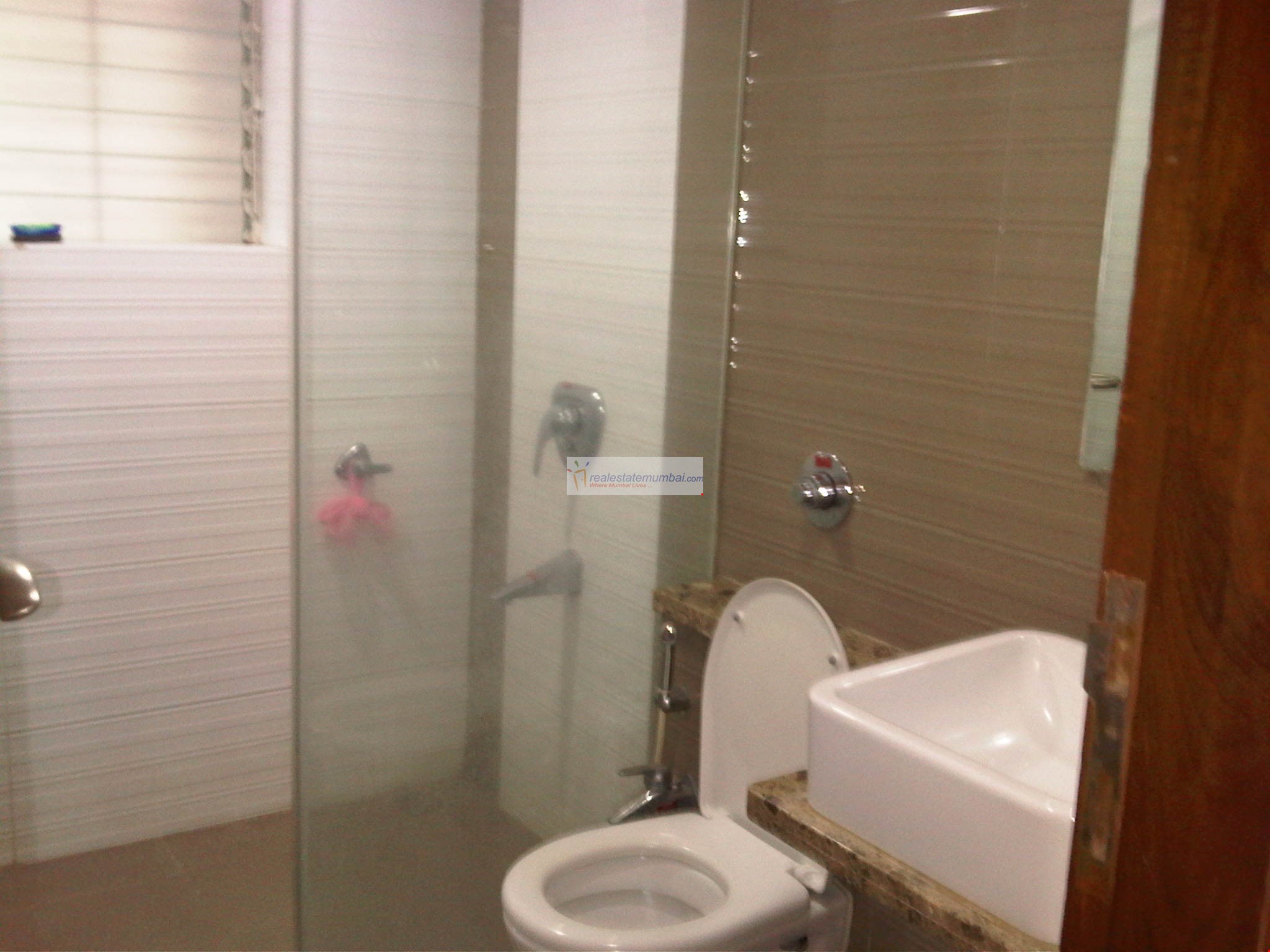 Master Bathroom - Ebenezer, Santacruz West