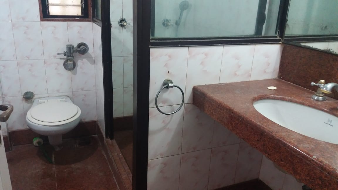Bathroom 2 - Phiroze, Bandra West