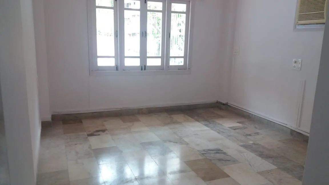 2 BHK Flats on Rent in Phiroze, Bandra West