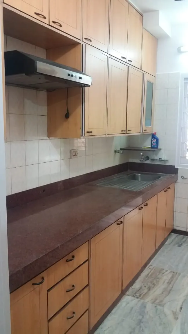2 BHK Flats on Rent in Phiroze, Bandra West
