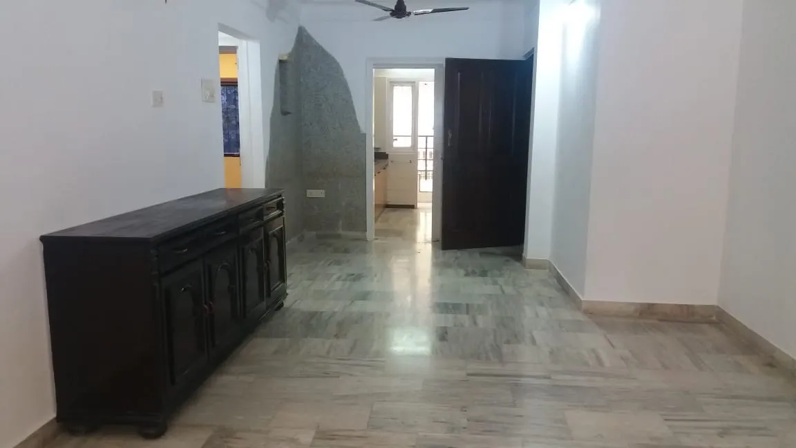 2 BHK Flats on Rent in Phiroze, Bandra West