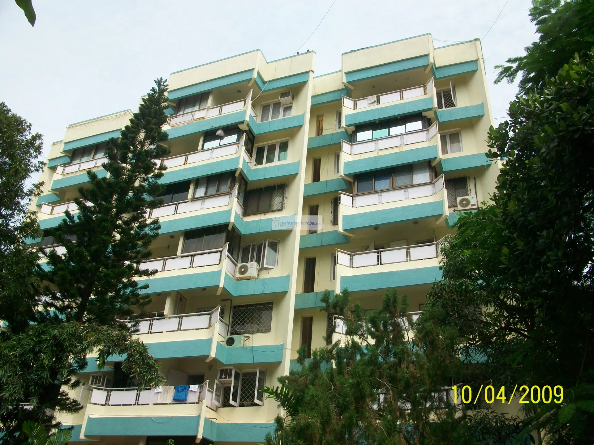 2 BHK Flats on Rent in Cherrysons, Bandra West