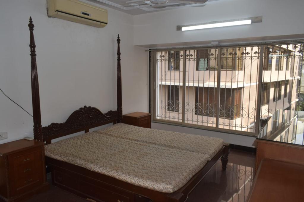 Bedroom 24 - Prestige Court, Khar West
