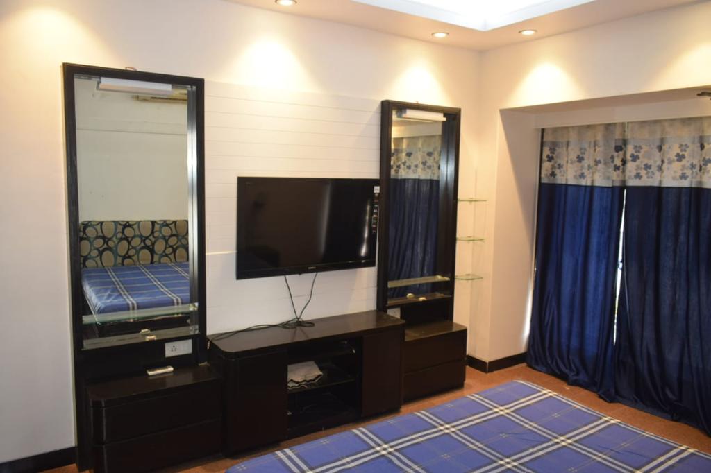 Master Bedroom1 - Prestige Court, Khar West