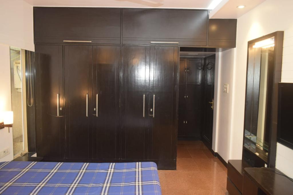 Master Bedroom2 - Prestige Court, Khar West