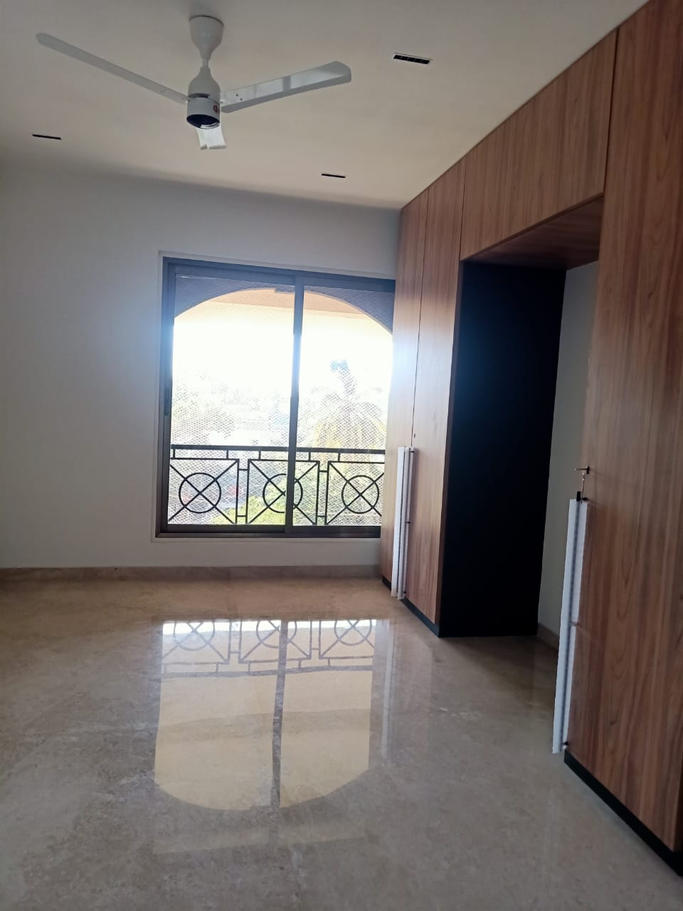 10 - Regency Terraces, Khar West