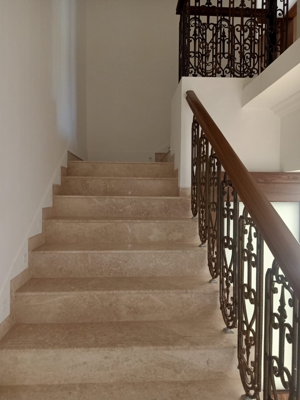 15 - Regency Terraces, Khar West