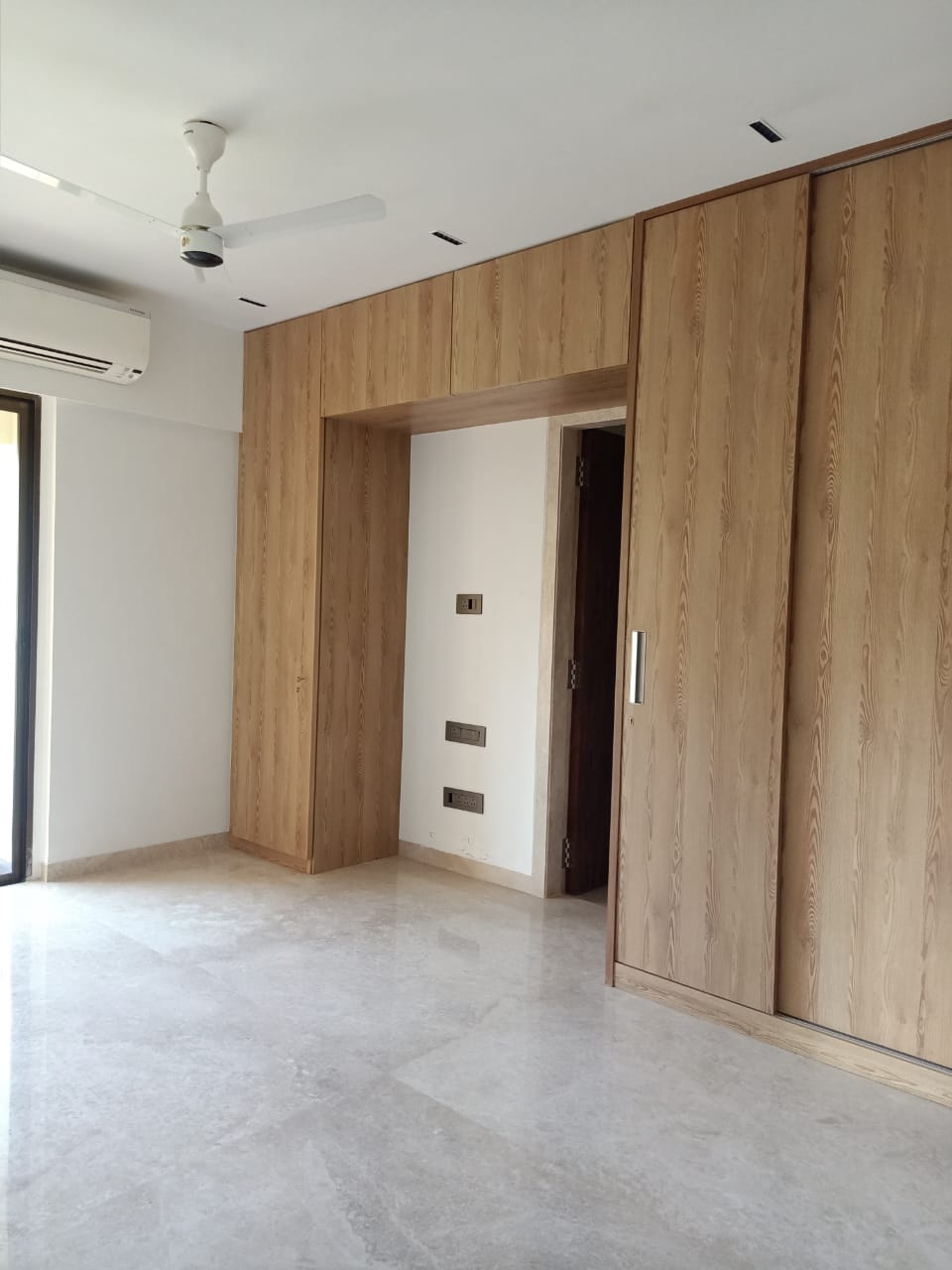 16 - Regency Terraces, Khar West