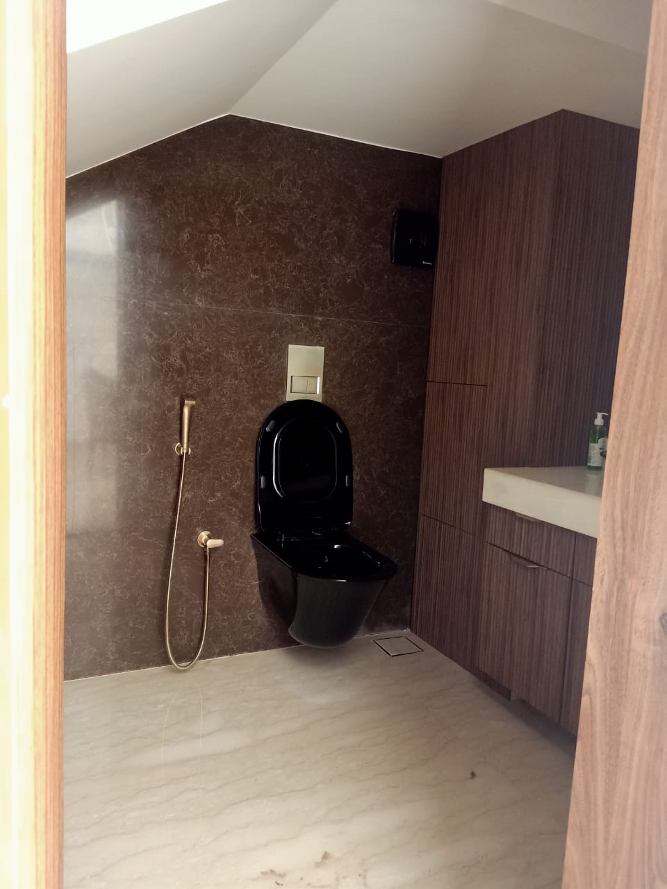 7 - Regency Terraces, Khar West