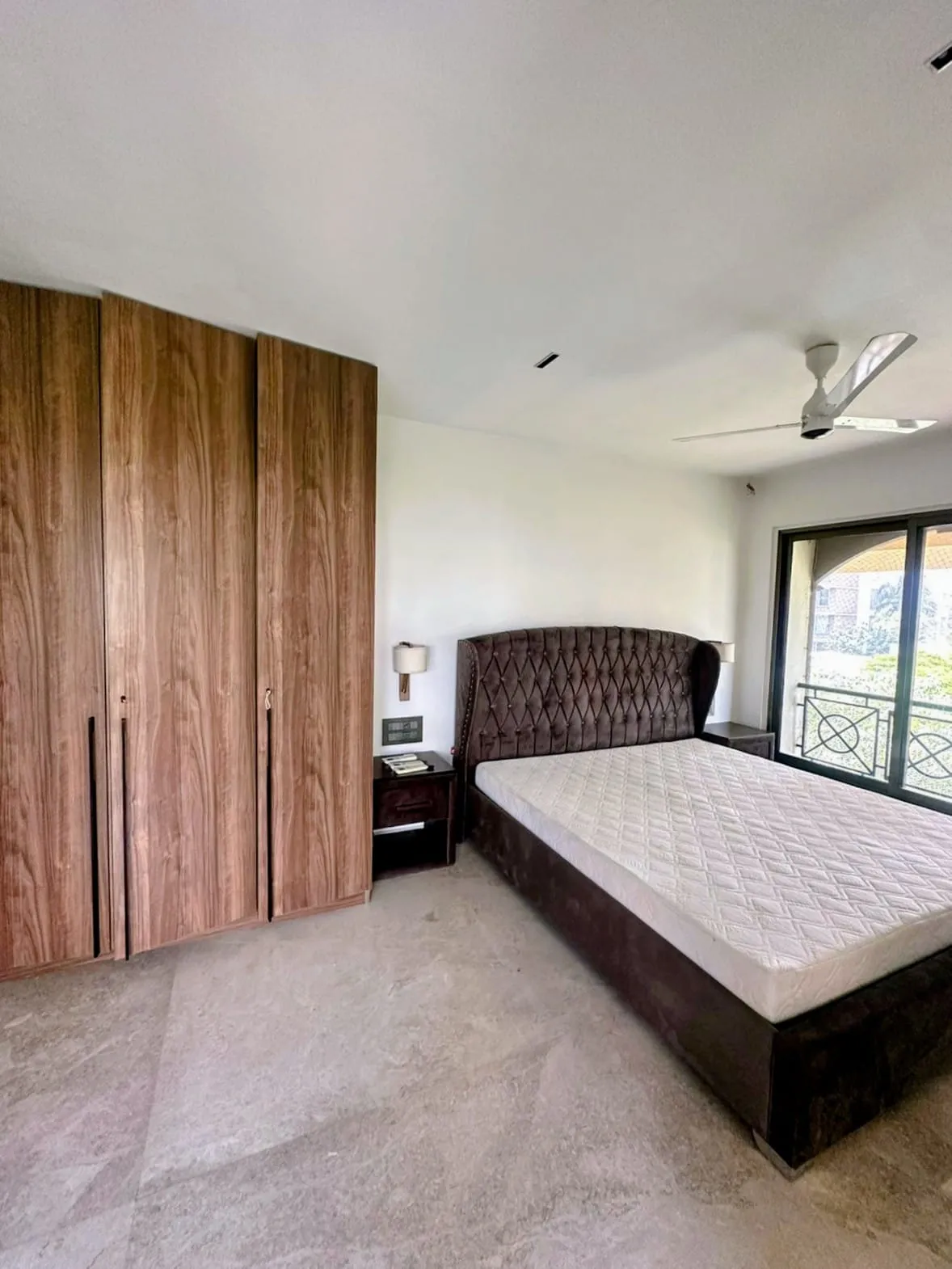 R11 - Regency Terraces, Khar West