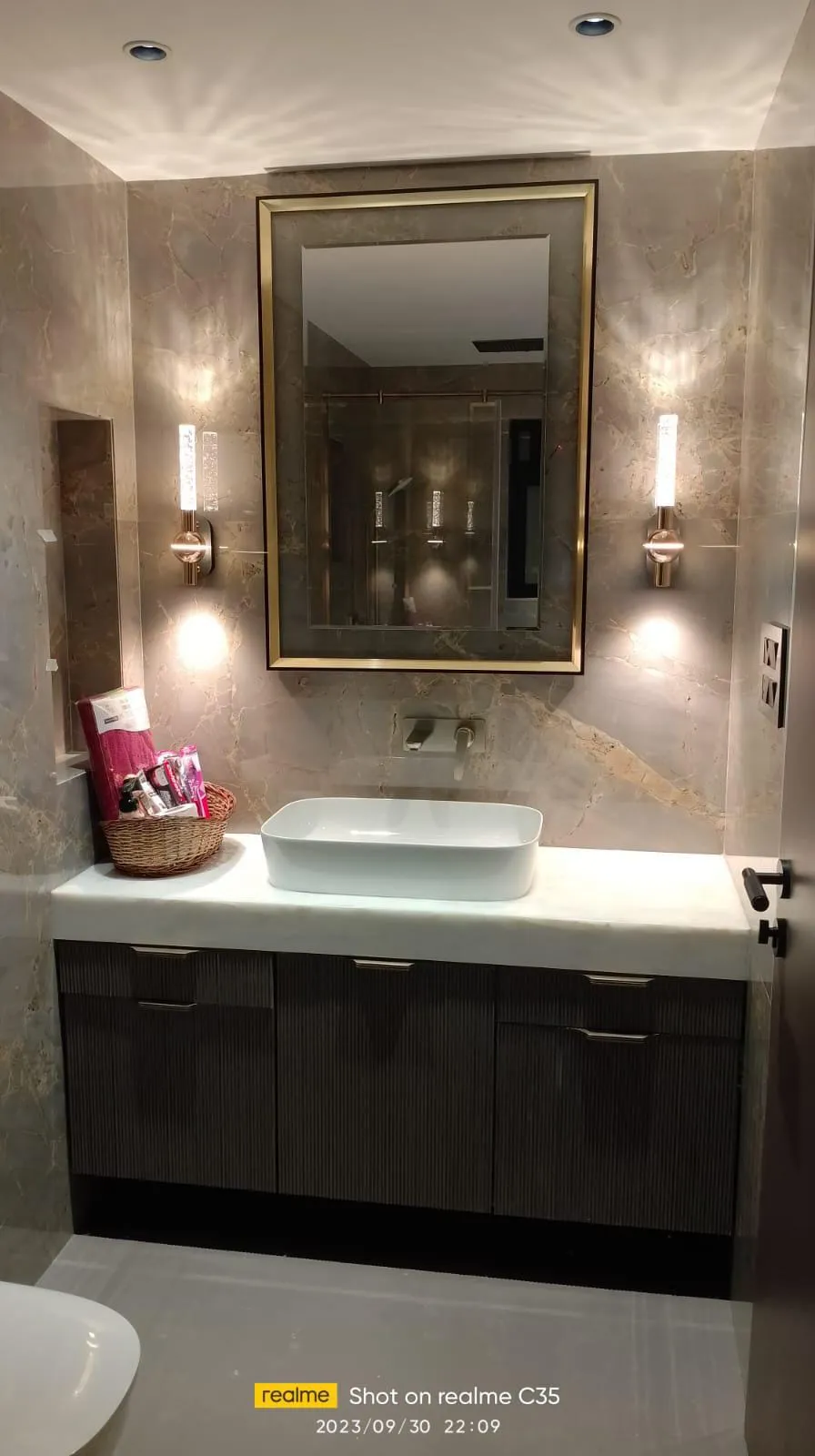 R14 - Regency Terraces, Khar West