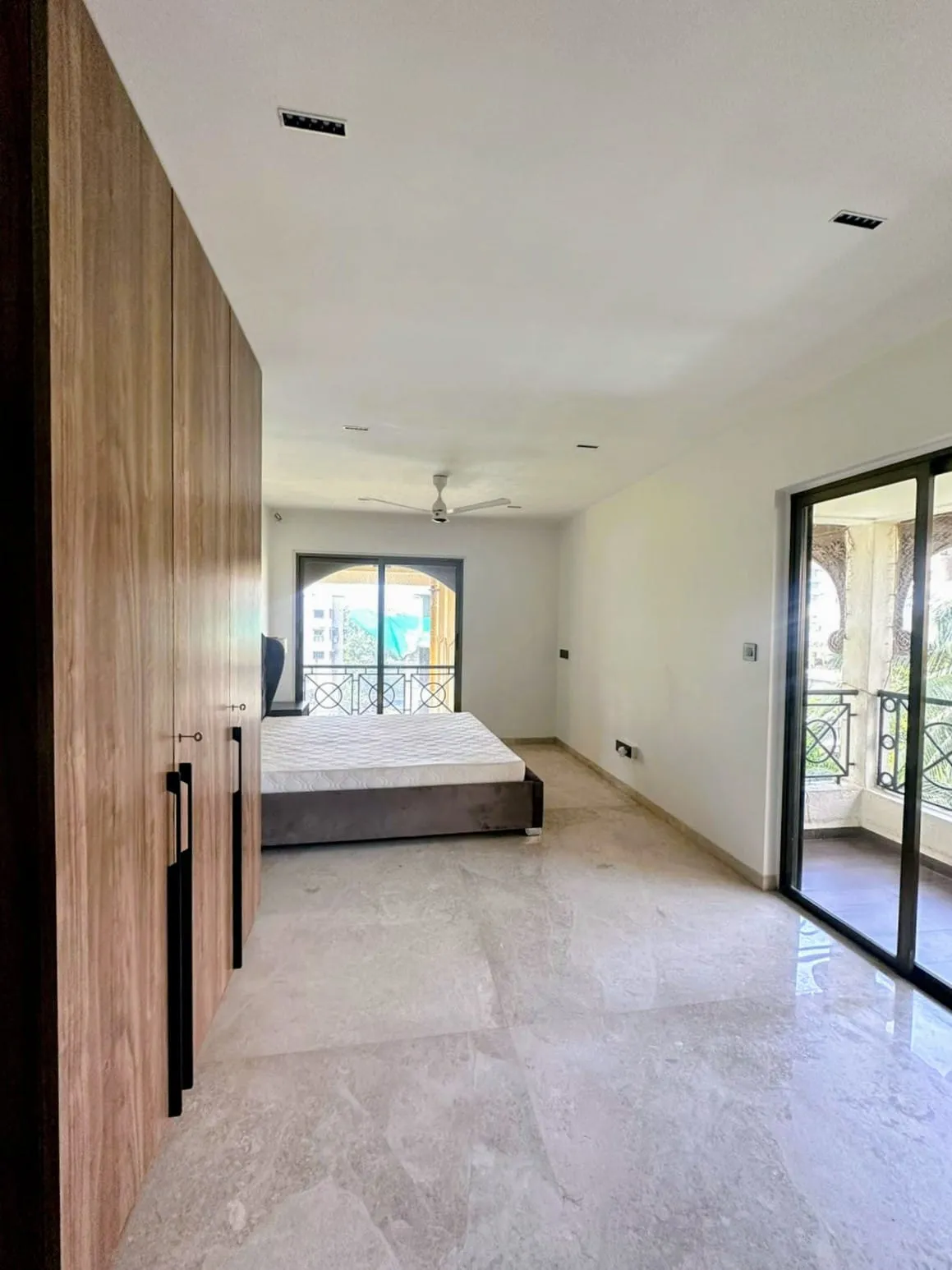 R6 - Regency Terraces, Khar West