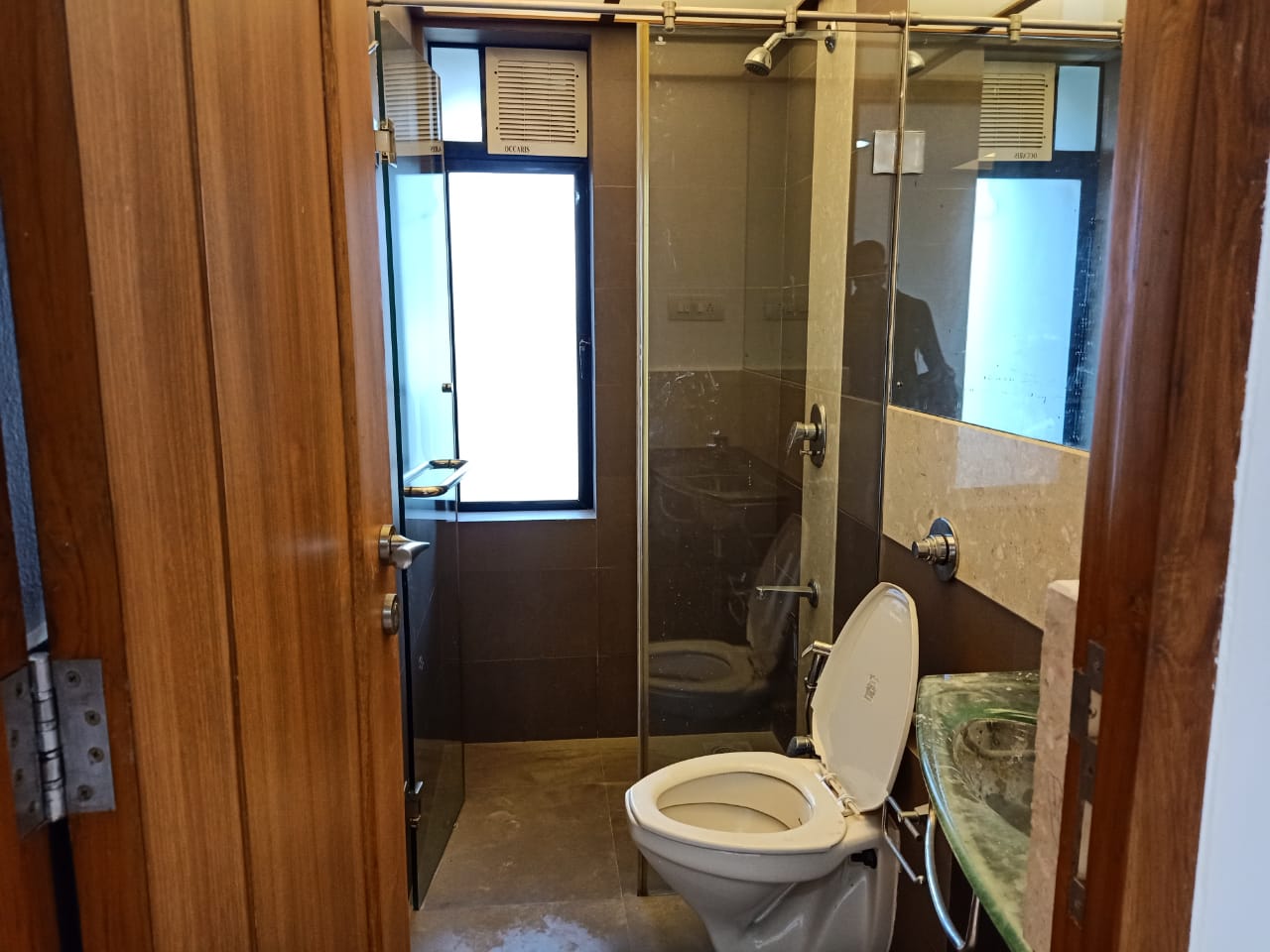 Bathroom 31 - Anand Palace, Bandra West