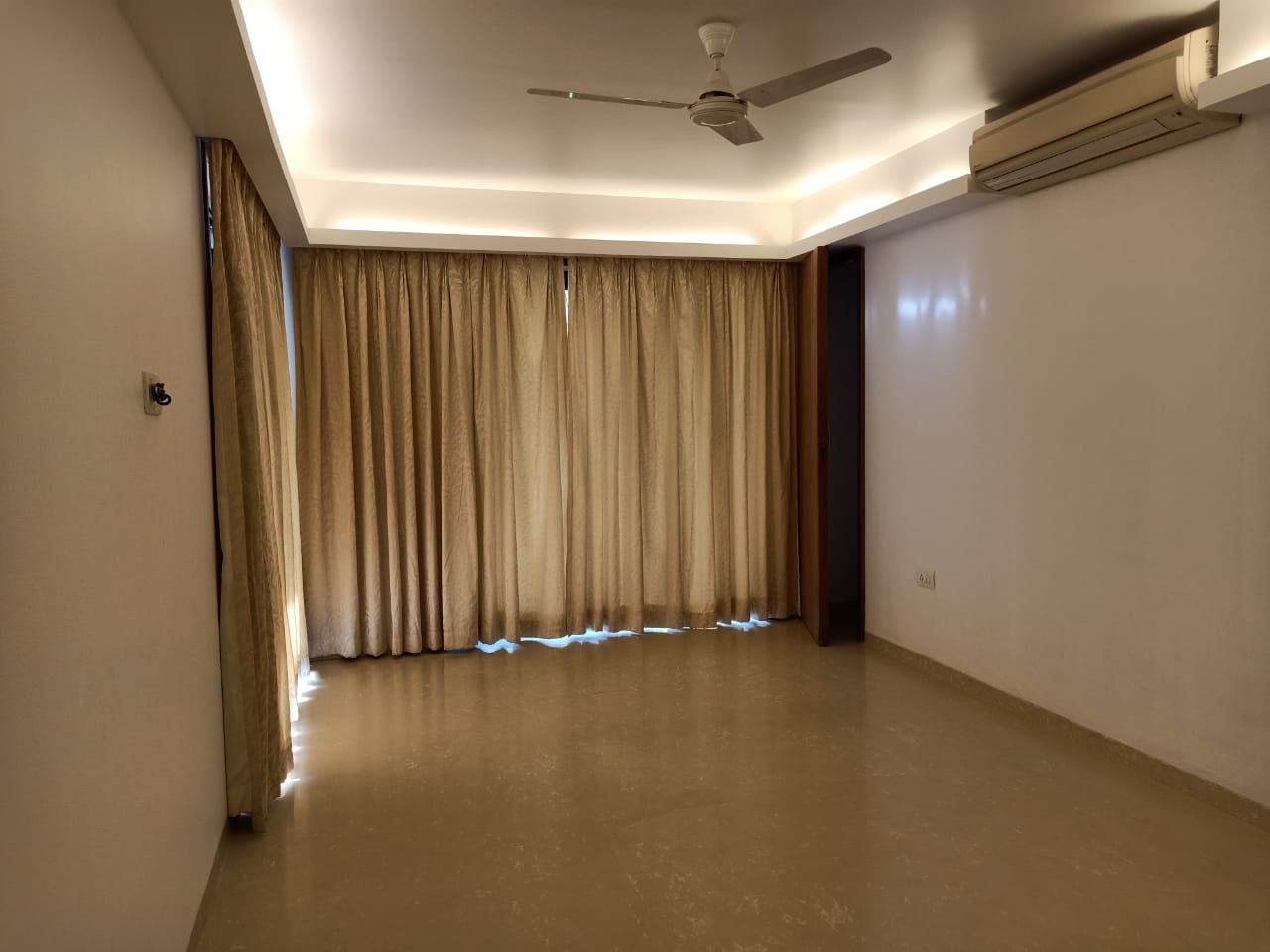 Bedroom 32 - Anand Palace, Bandra West