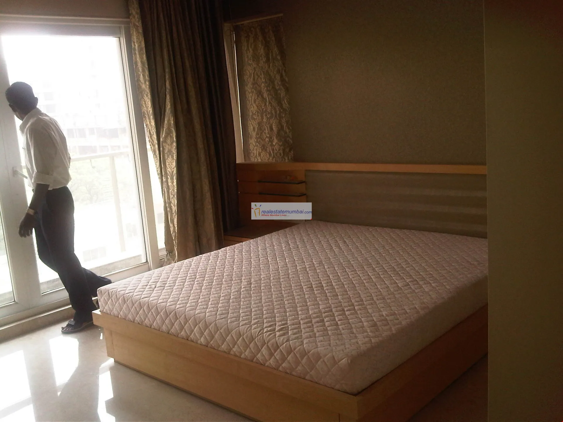 4 BHK Flats on Rent in Raj Rahul, Juhu