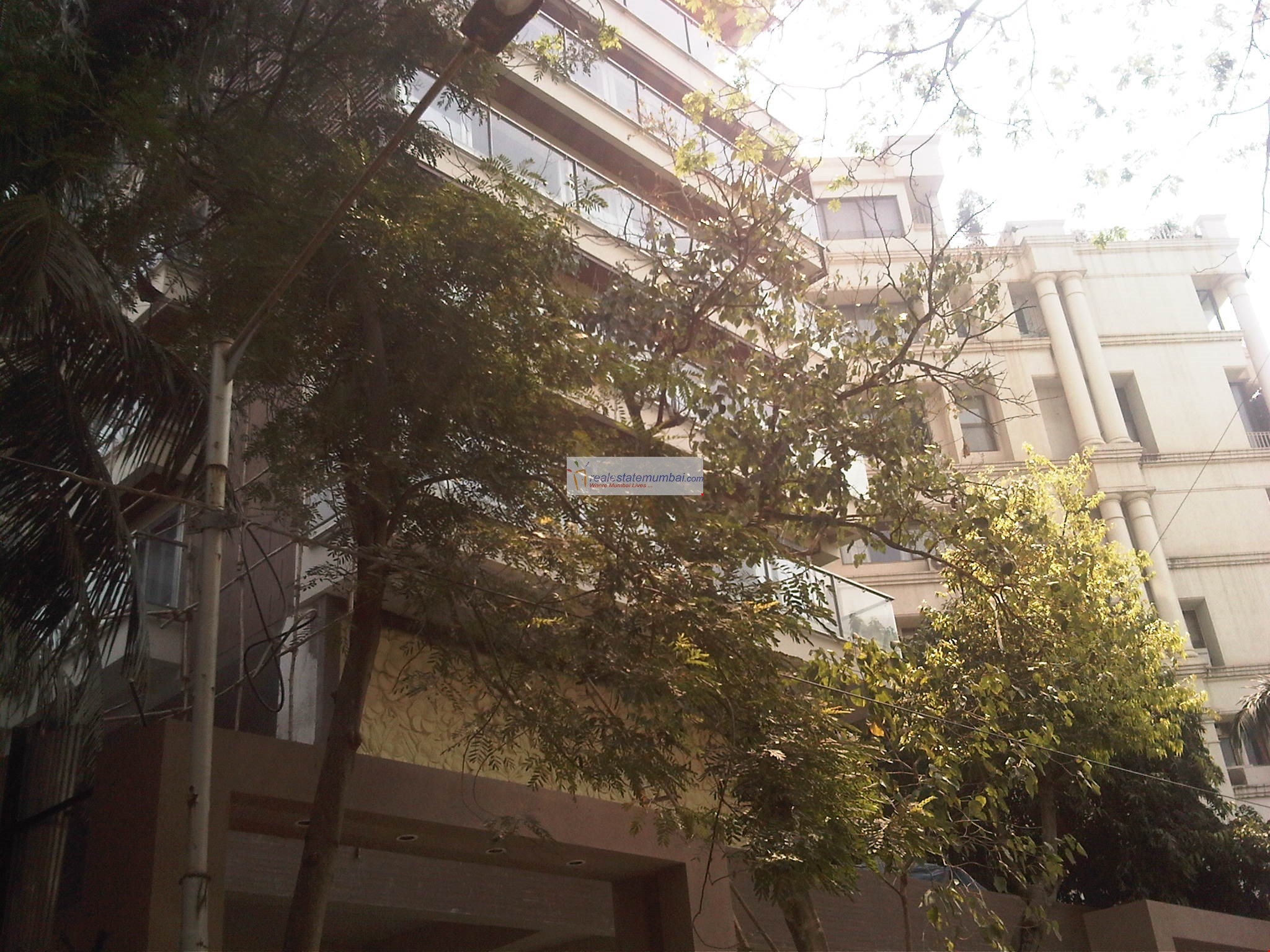 3 BHK Semi-Furnished in Raj Rahul , Juhu
