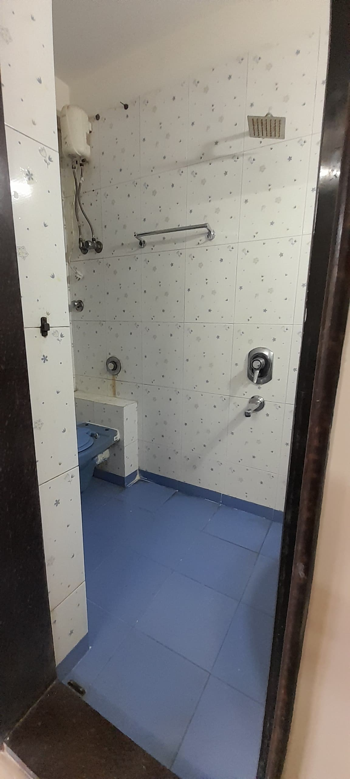 3 BHK Semi Furnished in Golden Rays , Andheri West