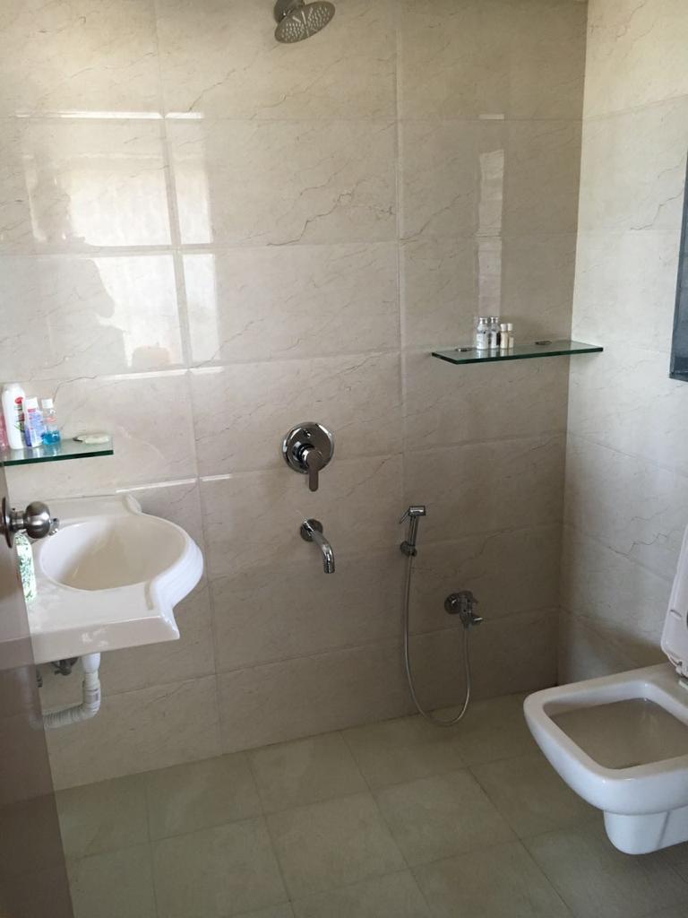 Bathroom 3 - Everest, Bandra West