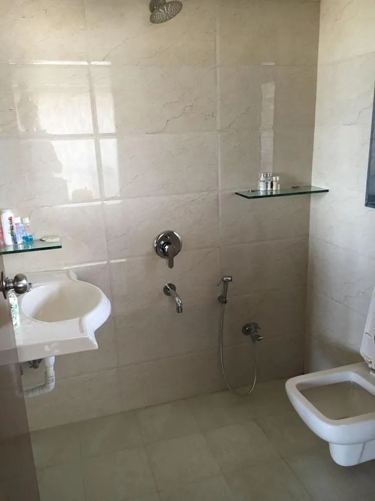 3 BHK Flats on Rent in Everest, Walkeshwar