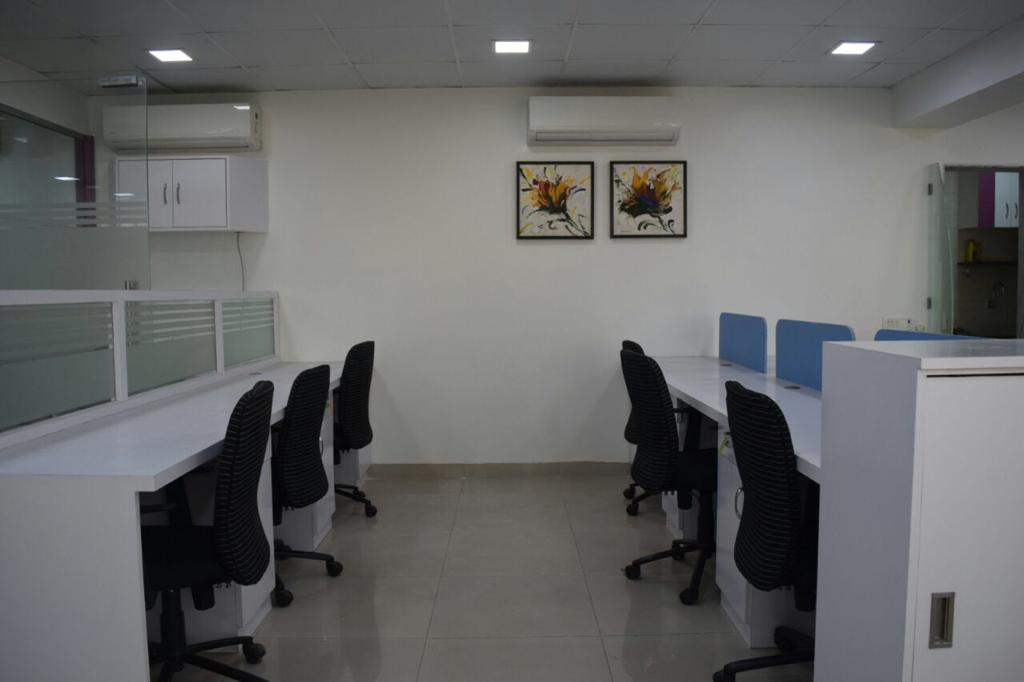 Office Space Offices on Rent in Cosmos Plaza, Andheri West