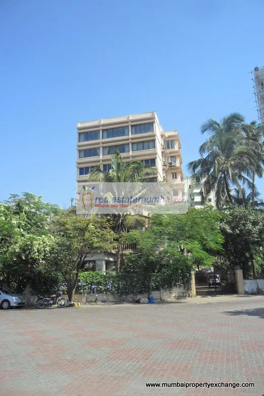 4 BHK Flats on Rent in Gold Mist, Bandra West