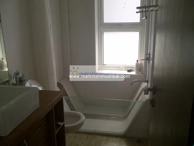 4 BHK Flats on Rent in Gold Mist, Bandra West