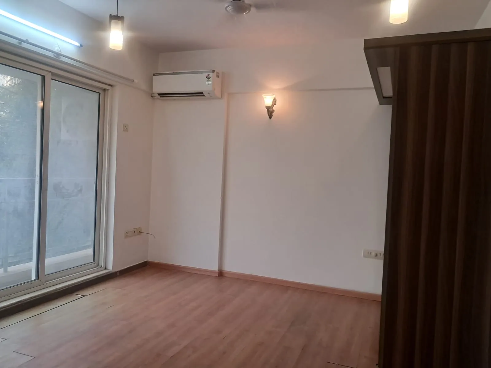 3 BHK Flats on Rent in Golden Peak, Khar West