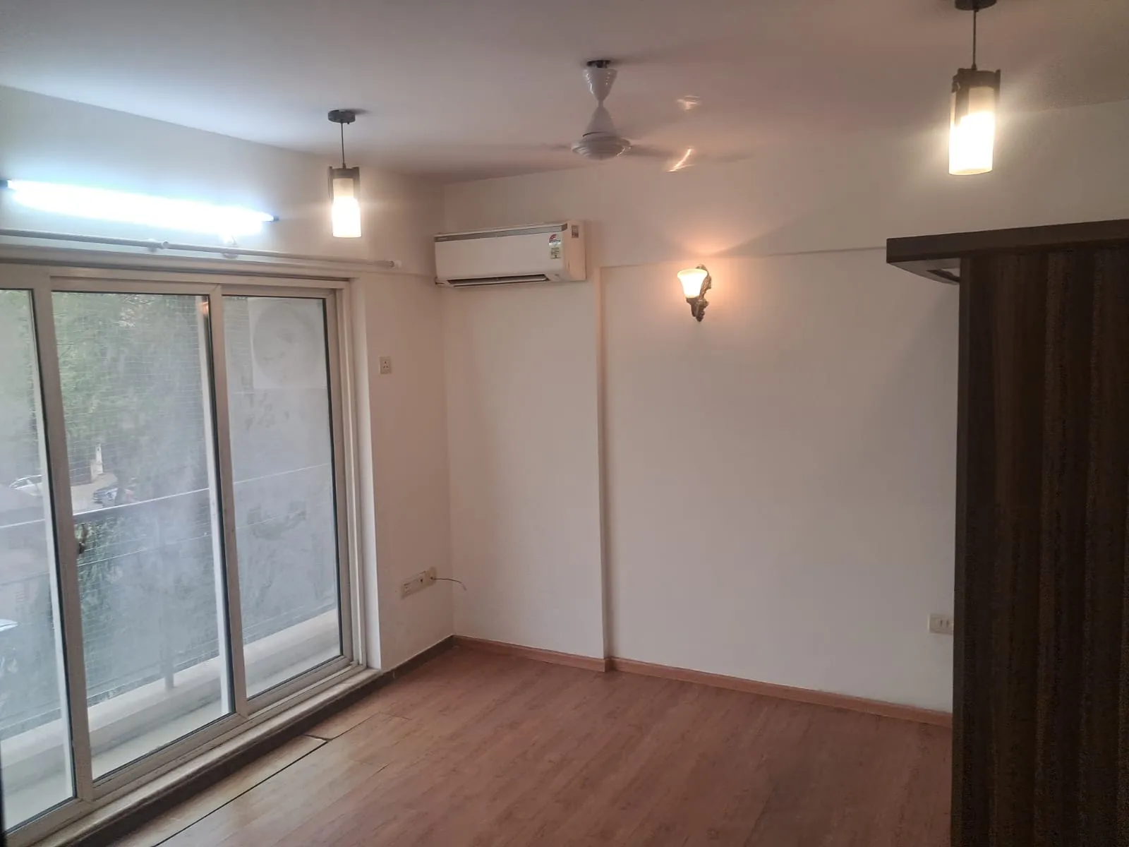 3 BHK Flats on Rent in Golden Peak, Khar West