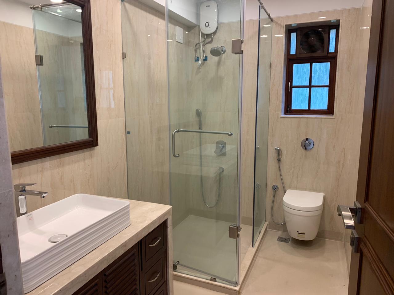 Master Bathroom - Solitaire, Bandra West