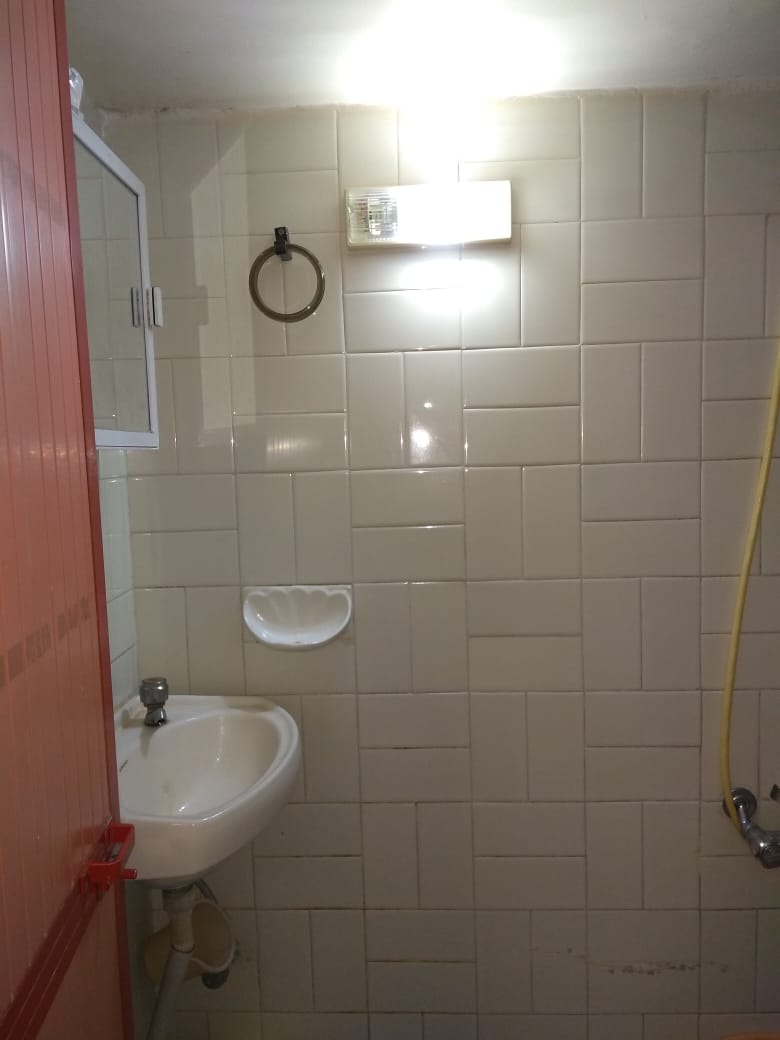 Bathroom 22 - Pooja Apartments, Khar West
