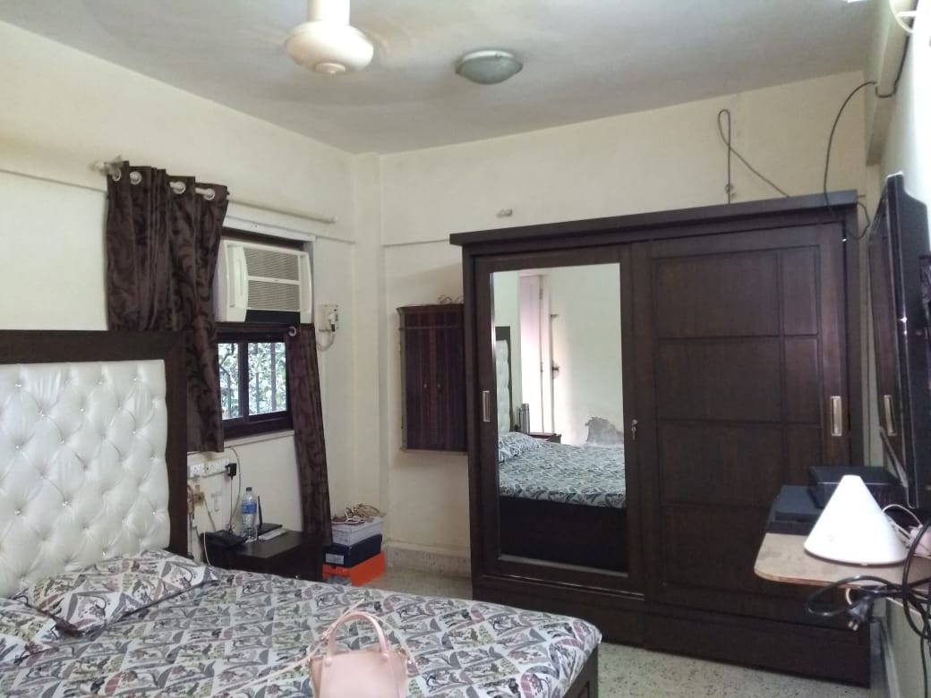 Bathroom 25 - Pooja Apartments, Khar West