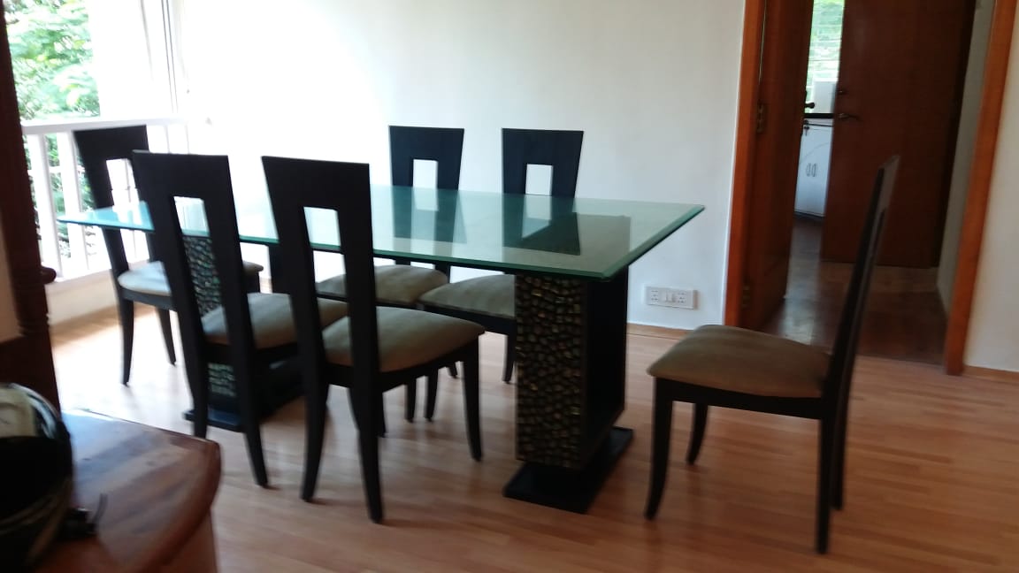 Dining - Hill Queen, Bandra West