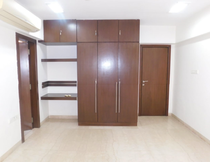 11 - Warden, Bandra West