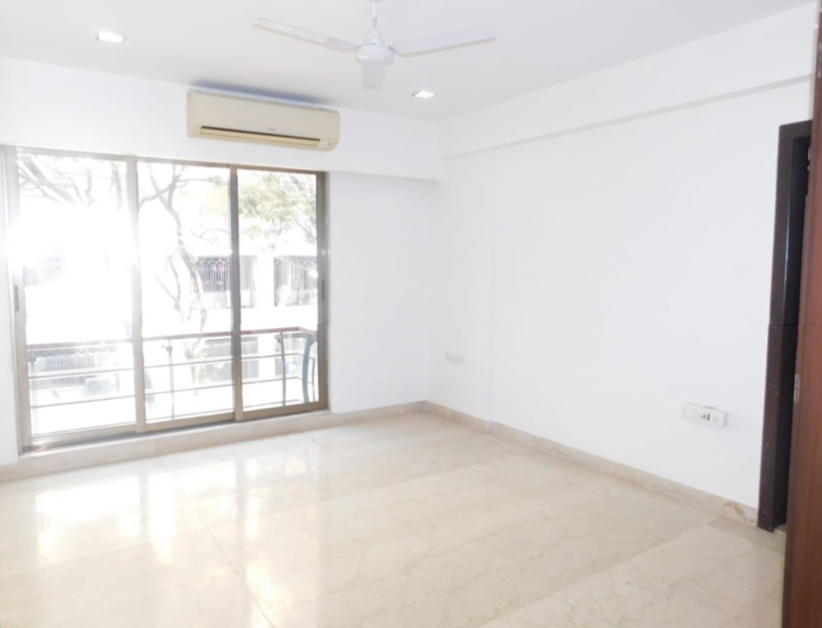 13 - Warden, Bandra West