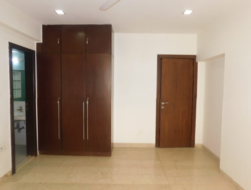 14 - Warden, Bandra West