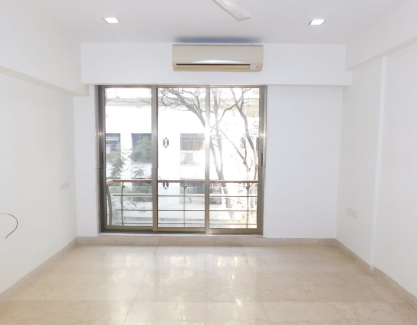 15 - Warden, Bandra West