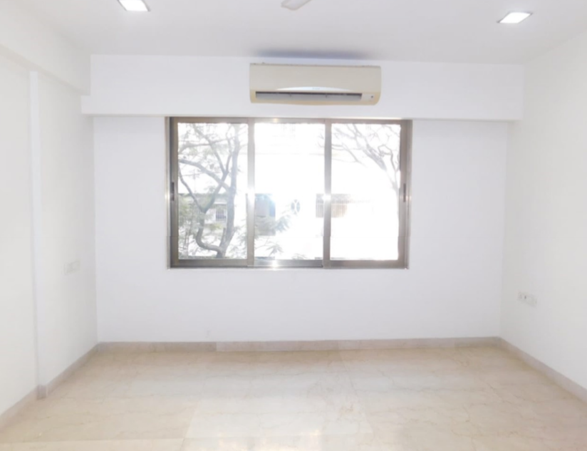 18 - Warden, Bandra West