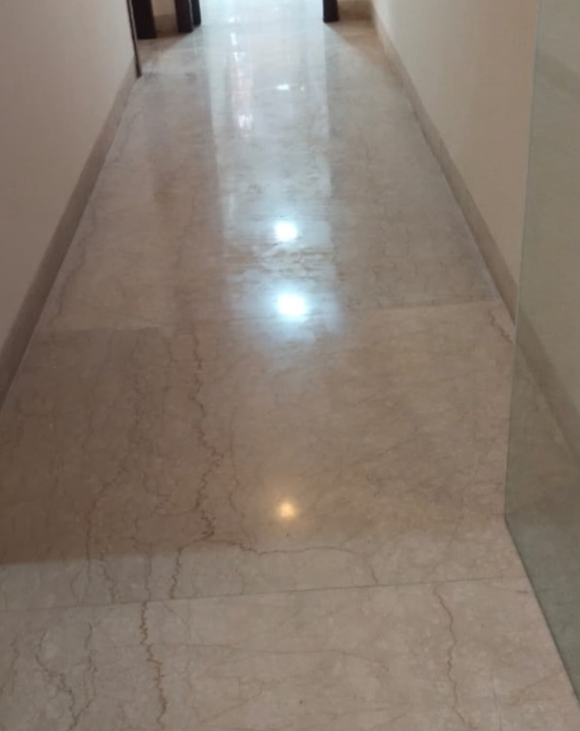 22 - Warden, Bandra West